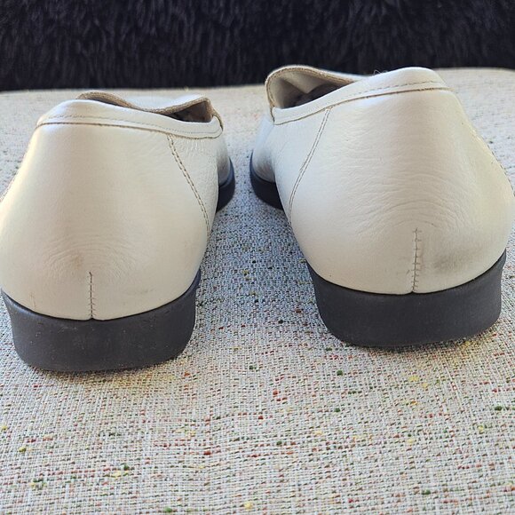 Easy Spirit Women moccasins White Leather Loafers Slip On Shoes Size 10 2A - Picture 7 of 15